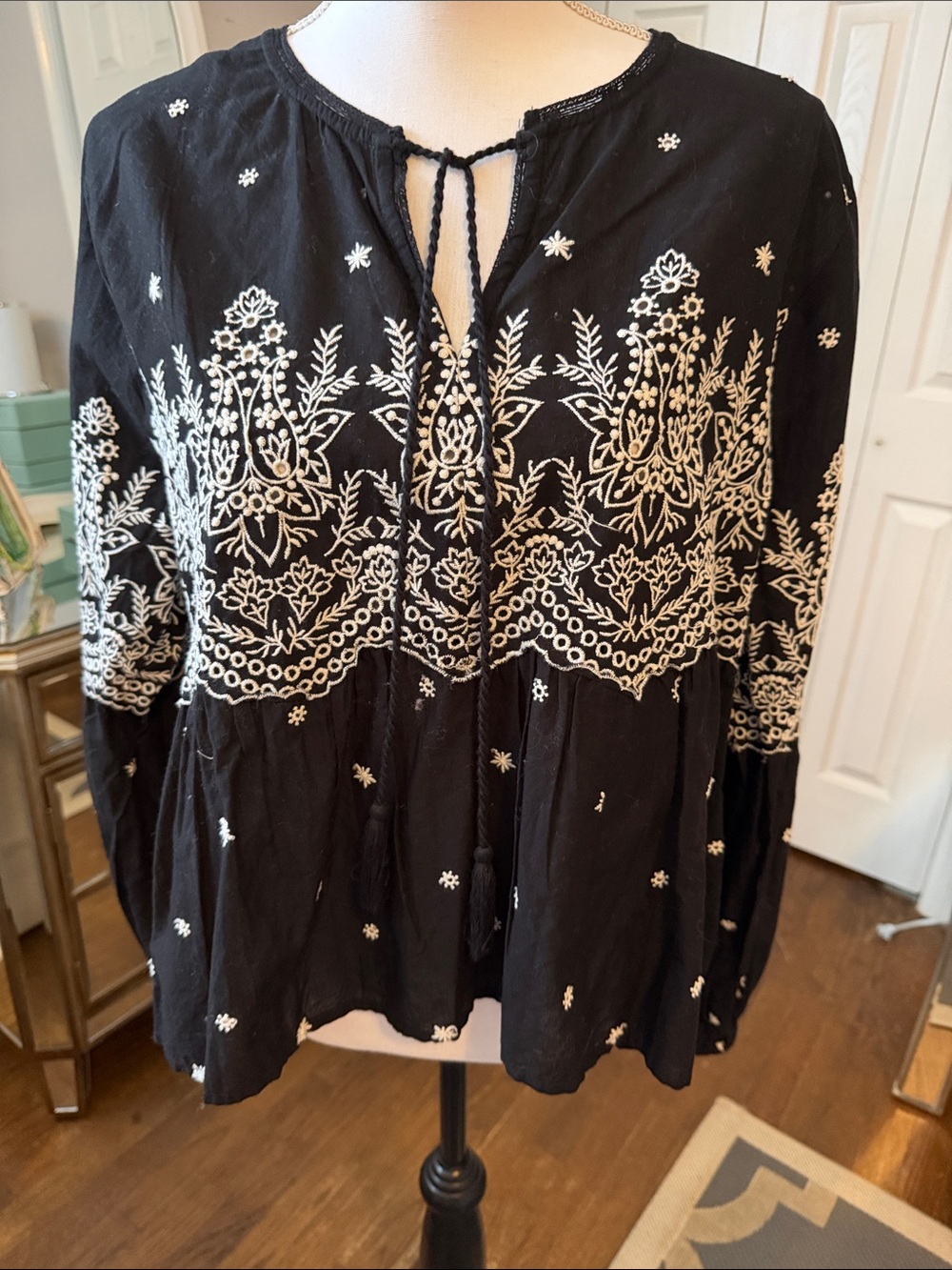 Jennifer & Grace Embroidered Black Peasant Blouse Top w/ Ties & Tassels Lg ❤️